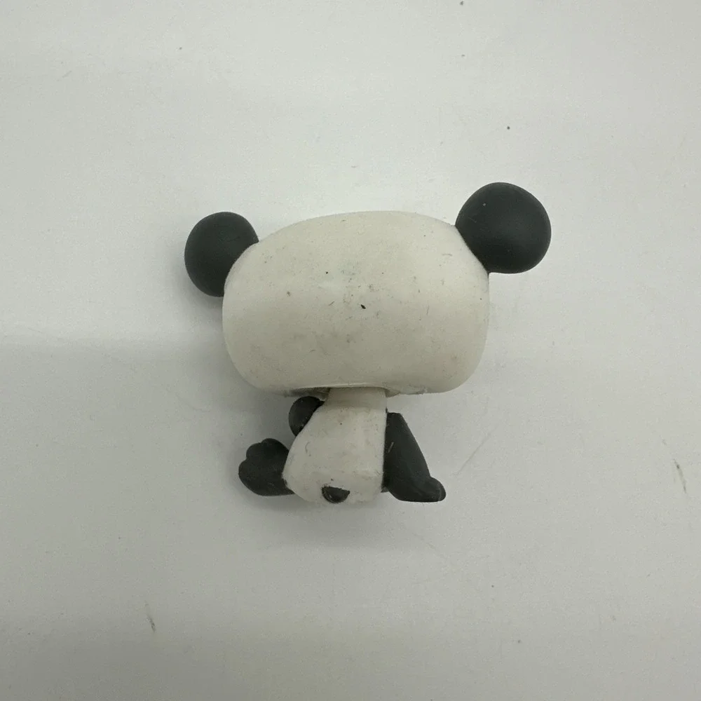 Littlest Pet Shop Panda Bear LPS #89 Gray & White‎ Purple Pink Eyes Red Magnet